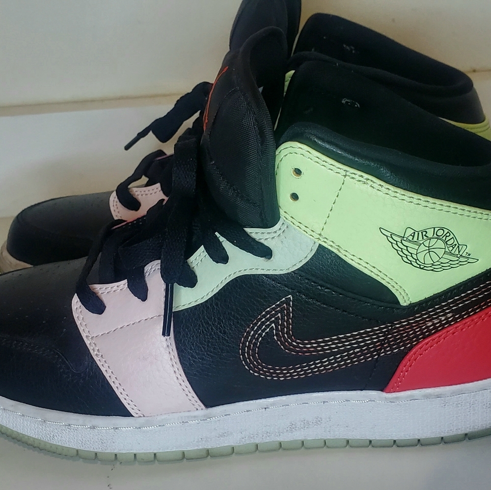 Air Jordan 1 Glow In The Dark Sneakers